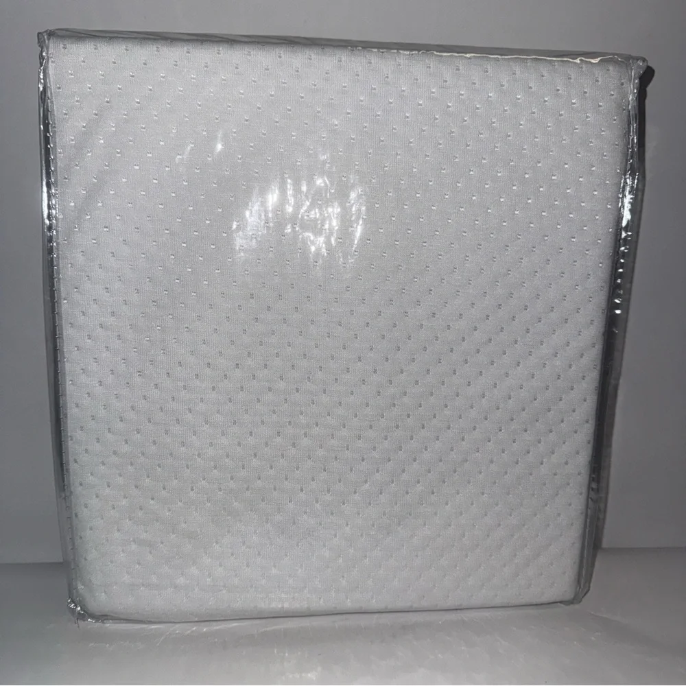 eLuxury Full Size Dimpled Waterpro Deep Pocket Hypoallergenic Protect